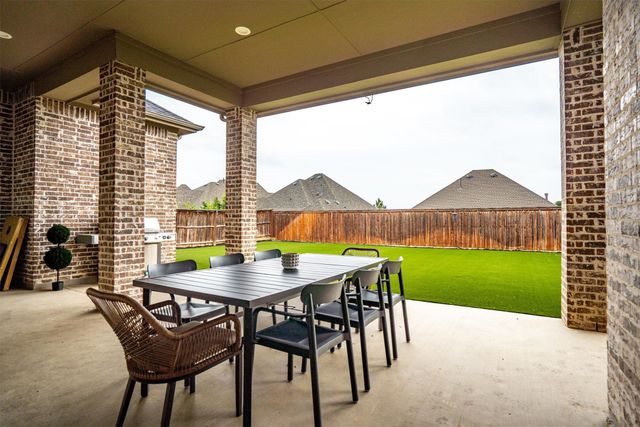 831 Clear Fork Drive, Lantana, TX 76226