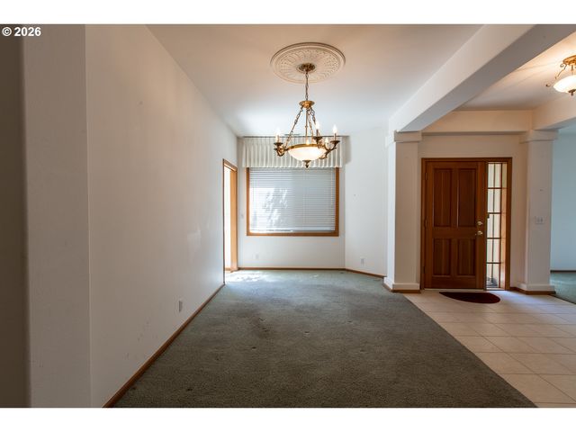 1875 LAKE COVE Ave, Eugene, OR 97408