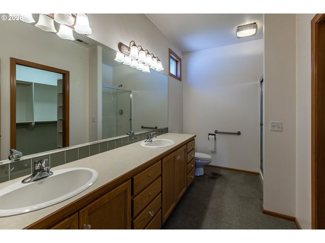 1875 LAKE COVE Ave, Eugene, OR 97408