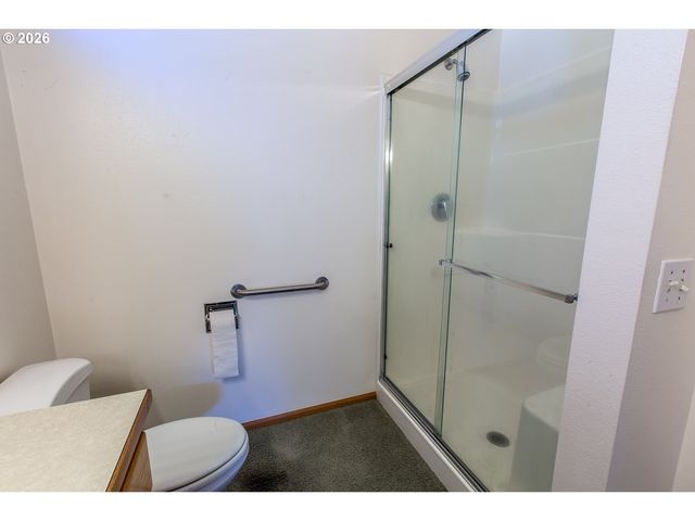 1875 LAKE COVE Ave, Eugene, OR 97408