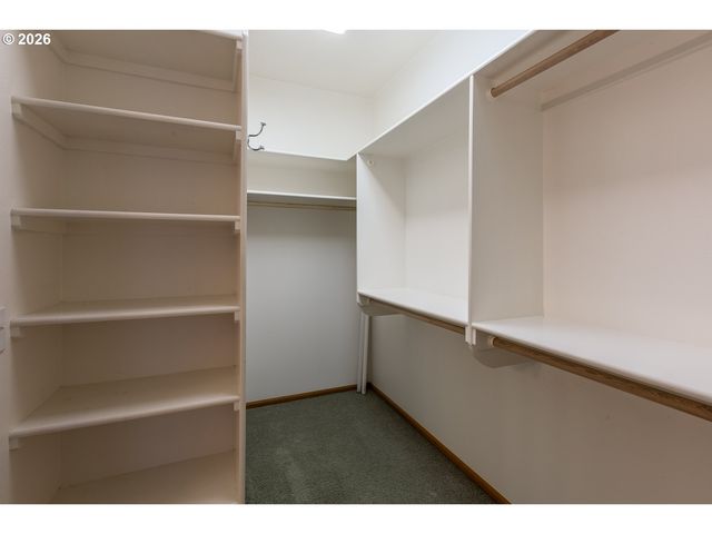 1875 LAKE COVE Ave, Eugene, OR 97408