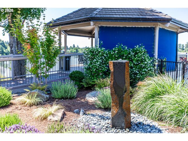 1875 LAKE COVE Ave, Eugene, OR 97408