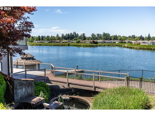 1875 LAKE COVE Ave, Eugene, OR 97408