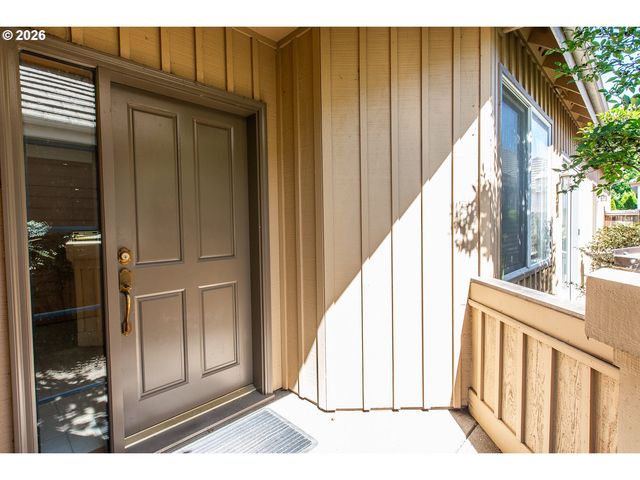 1875 LAKE COVE Ave, Eugene, OR 97408