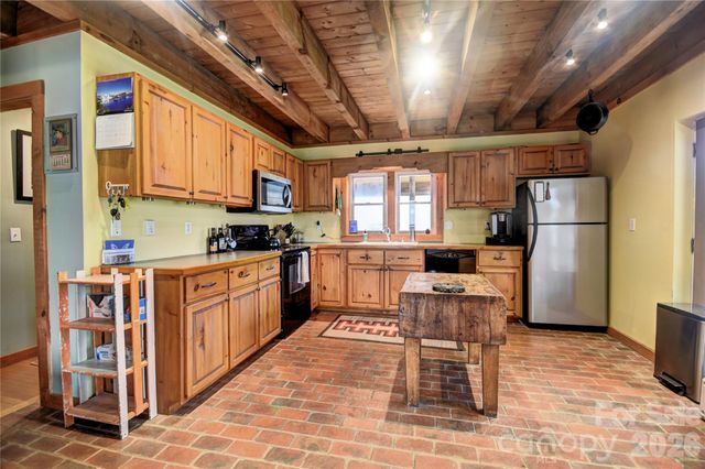 85 Homlish Gardens Drive, Waynesville, NC 28785