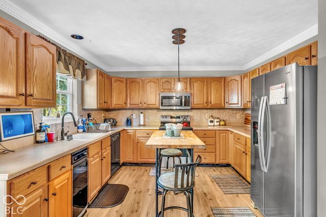 631 Middleham Circle, Beech Grove, IN 46107