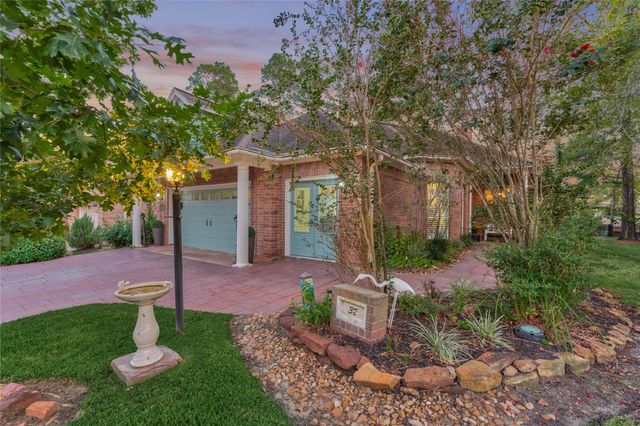 32 Hillwood Lane, Montgomery, TX 77356
