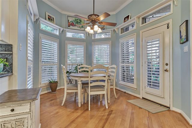 32 Hillwood Lane, Montgomery, TX 77356