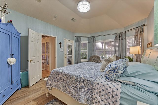 32 Hillwood Lane, Montgomery, TX 77356