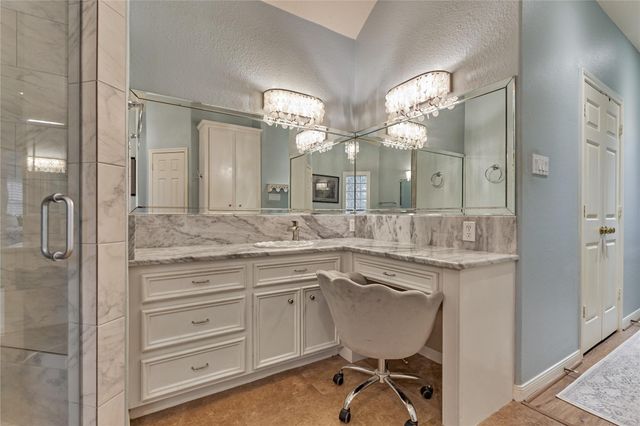 32 Hillwood Lane, Montgomery, TX 77356