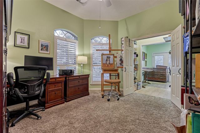 32 Hillwood Lane, Montgomery, TX 77356
