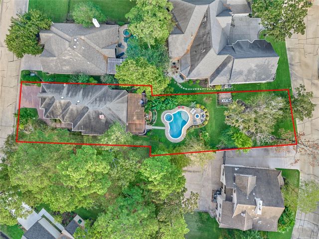 32 Hillwood Lane, Montgomery, TX 77356
