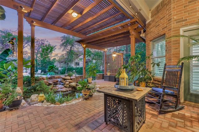 32 Hillwood Lane, Montgomery, TX 77356