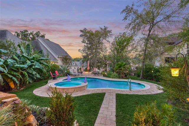32 Hillwood Lane, Montgomery, TX 77356