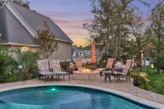 32 Hillwood Lane, Montgomery, TX 77356