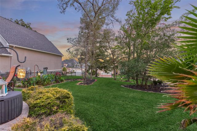 32 Hillwood Lane, Montgomery, TX 77356