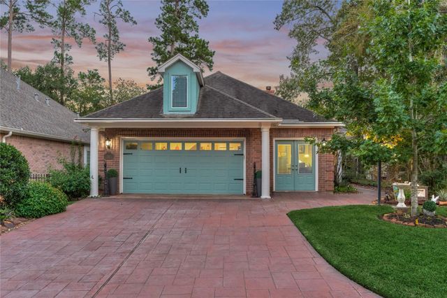 32 Hillwood Lane, Montgomery, TX 77356