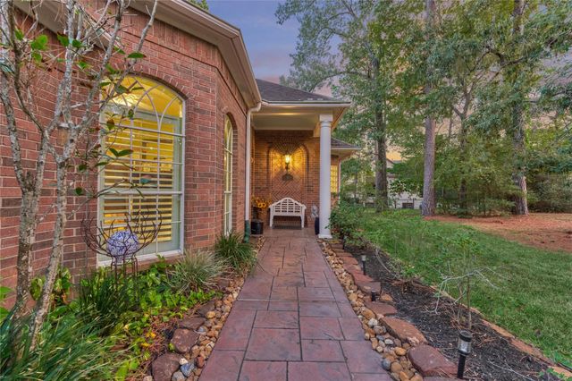 32 Hillwood Lane, Montgomery, TX 77356