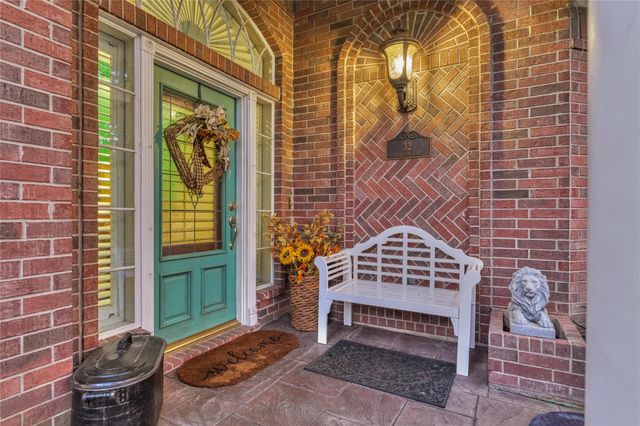 32 Hillwood Lane, Montgomery, TX 77356