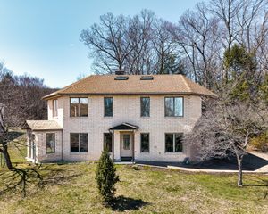 63 Jarvis Ave, Holyoke, MA 01040