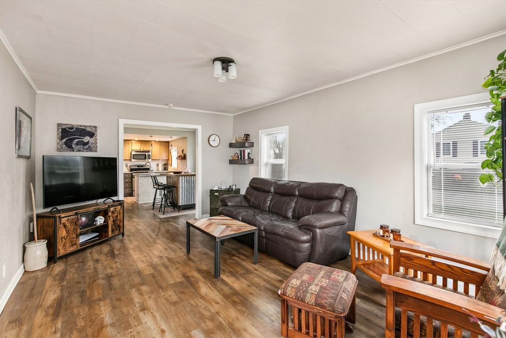 2503 61st Street, Des Moines, IA 50322