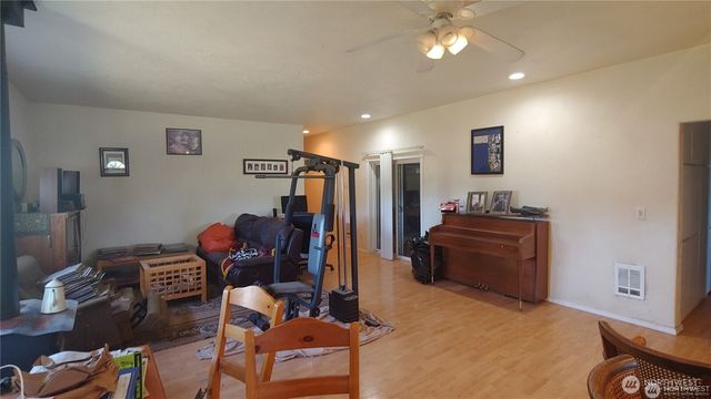 664 Rhoades Road, Winlock, WA 98596