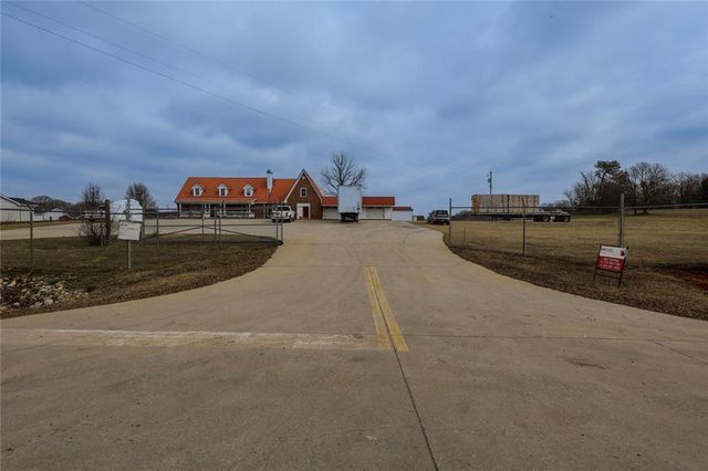 160 HWY 320, Carnesville, GA 30521