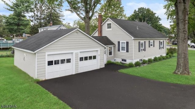 203 Pine St, Hackettstown Town, NJ 07840
