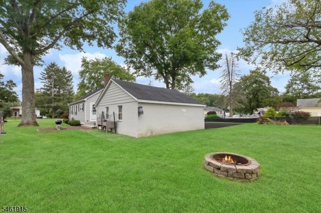 203 Pine St, Hackettstown Town, NJ 07840