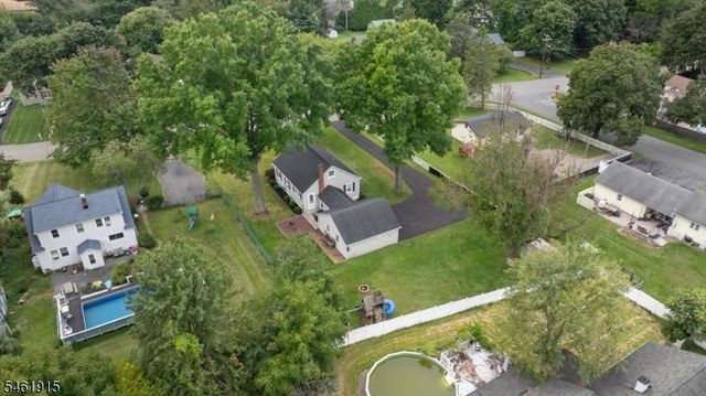 203 Pine St, Hackettstown Town, NJ 07840