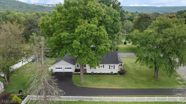 203 Pine St, Hackettstown Town, NJ 07840