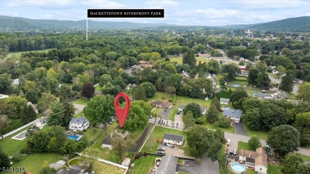 203 Pine St, Hackettstown Town, NJ 07840