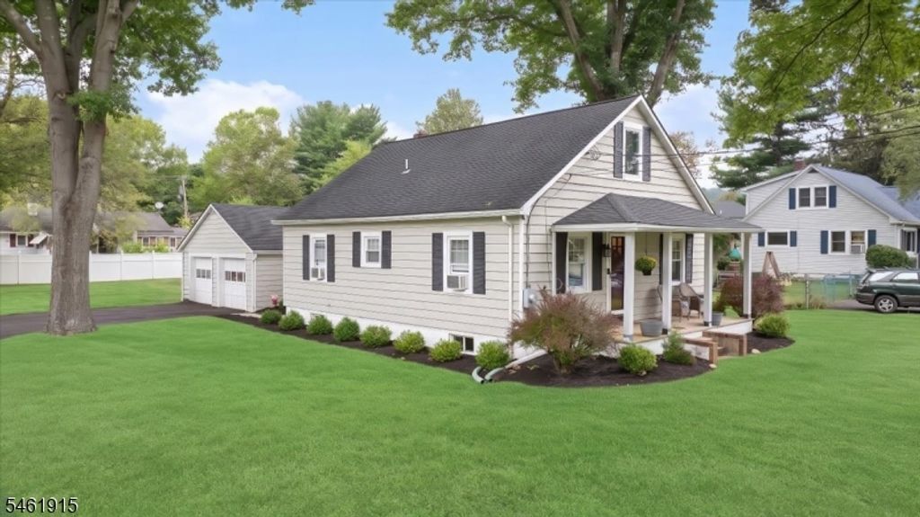 203 Pine St, Hackettstown Town, NJ 07840