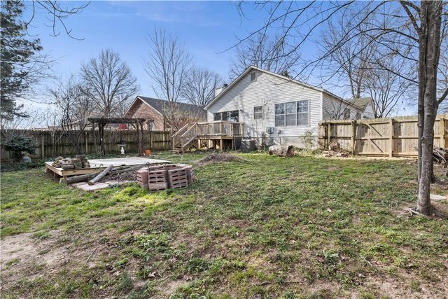 1394 N Tradition Avenue, Fayetteville, AR 72704