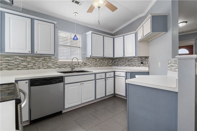 1394 N Tradition Avenue, Fayetteville, AR 72704