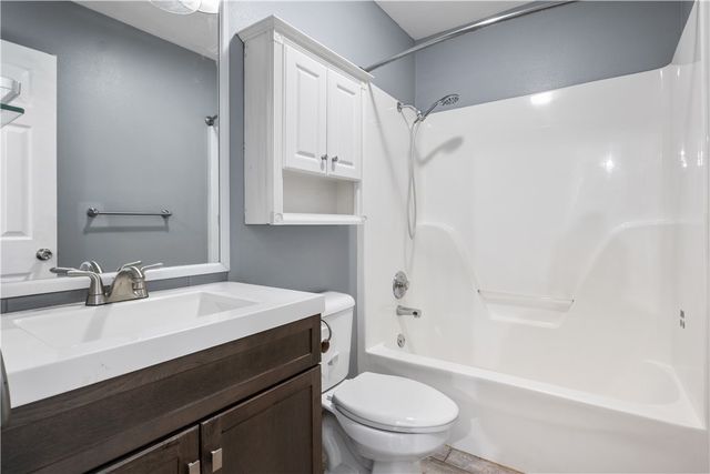 1394 N Tradition Avenue, Fayetteville, AR 72704