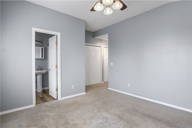 1394 N Tradition Avenue, Fayetteville, AR 72704