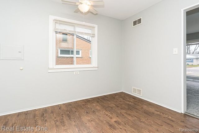 125 Sheffield Drive, Troy, MI 48083