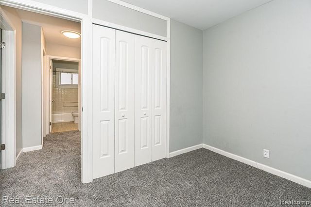 125 Sheffield Drive, Troy, MI 48083