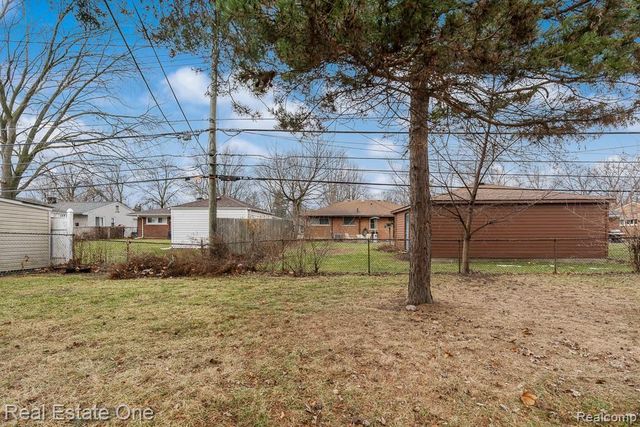 125 Sheffield Drive, Troy, MI 48083