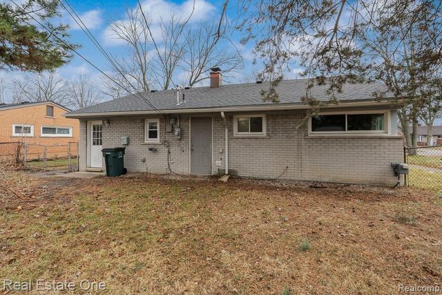 125 Sheffield Drive, Troy, MI 48083