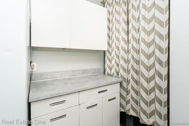 125 Sheffield Drive, Troy, MI 48083