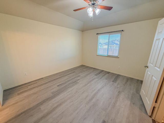 412 Azurite DR, Jarrell, TX 76537