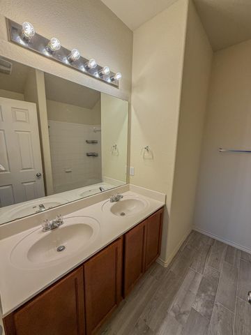 412 Azurite DR, Jarrell, TX 76537