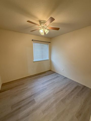 412 Azurite DR, Jarrell, TX 76537