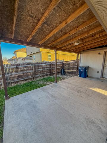412 Azurite DR, Jarrell, TX 76537