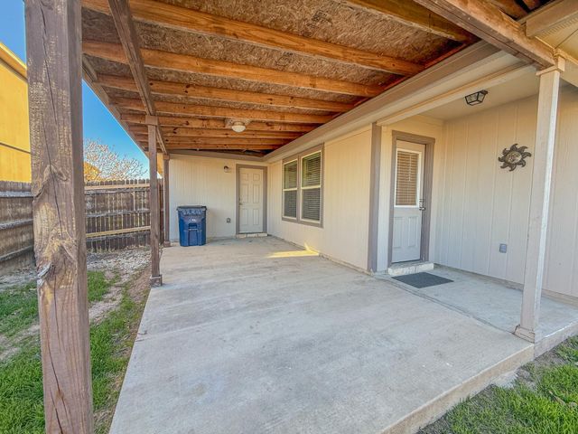 412 Azurite DR, Jarrell, TX 76537