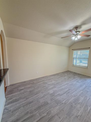 412 Azurite DR, Jarrell, TX 76537