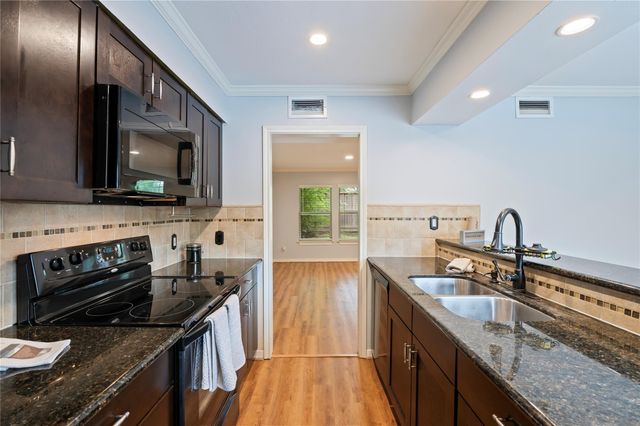 3 Dorado Drive, Friendswood, TX 77546