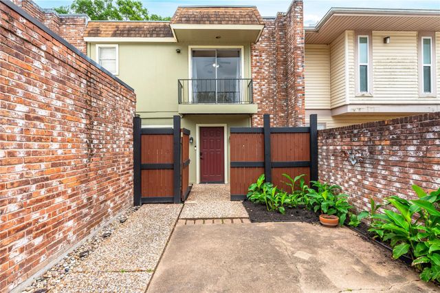 3 Dorado Drive, Friendswood, TX 77546